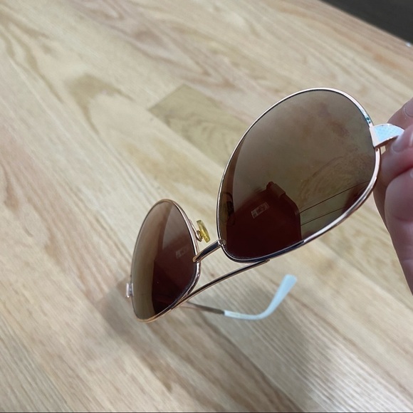 Laundry Shelli Segal Aviator Sunglasses Gold White - Picture 7 of 7